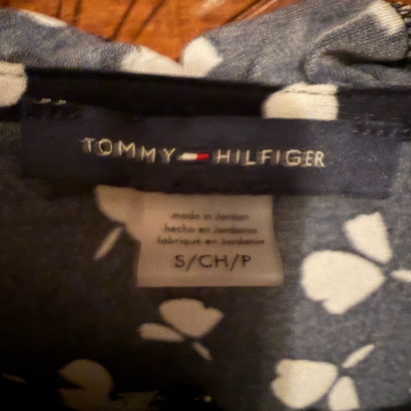 Tommy Hilfiger Navy and White Floral Blouse - Picture 2 of 3